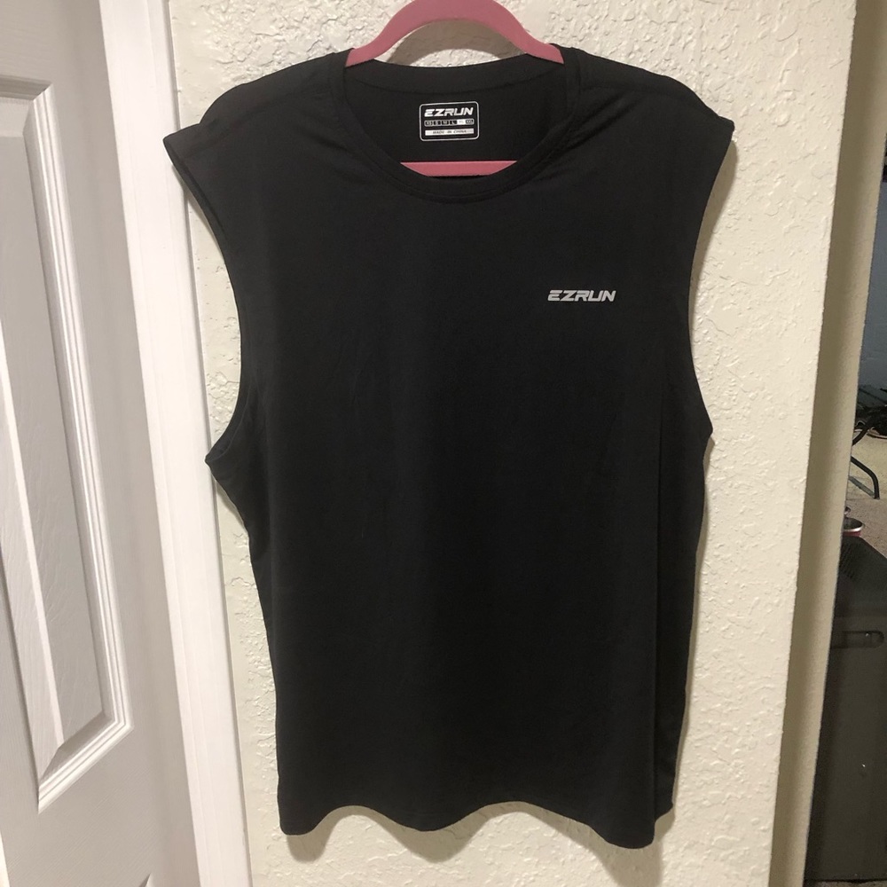 NWT Ezrun mens size XL black sleeveless shirt.